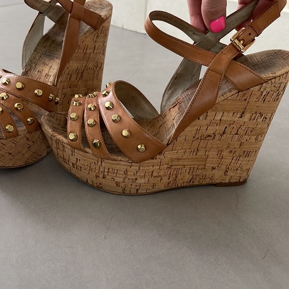 Michael Kors tan wedges - Picture 3 of 6